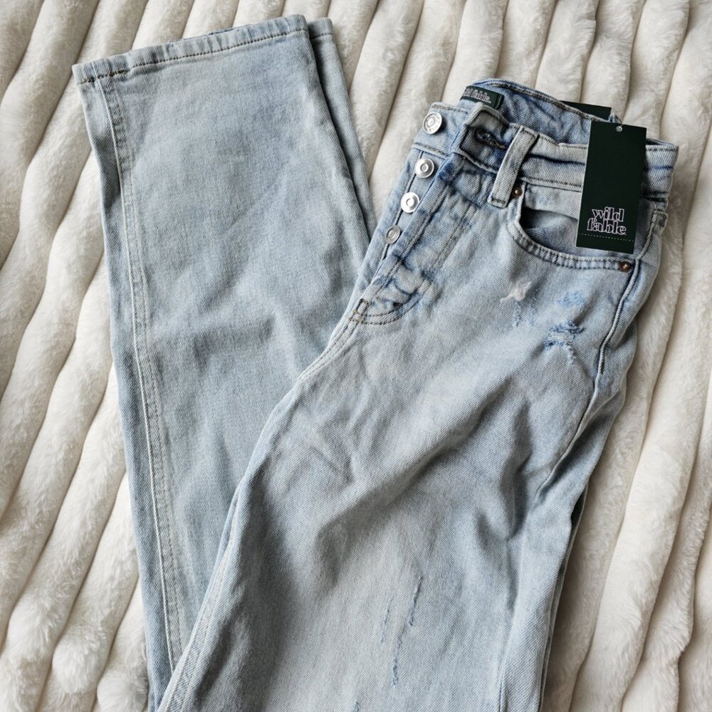 New Wild Fable Women's High-Rise 90's Relaxed Slashed Straight Jeans